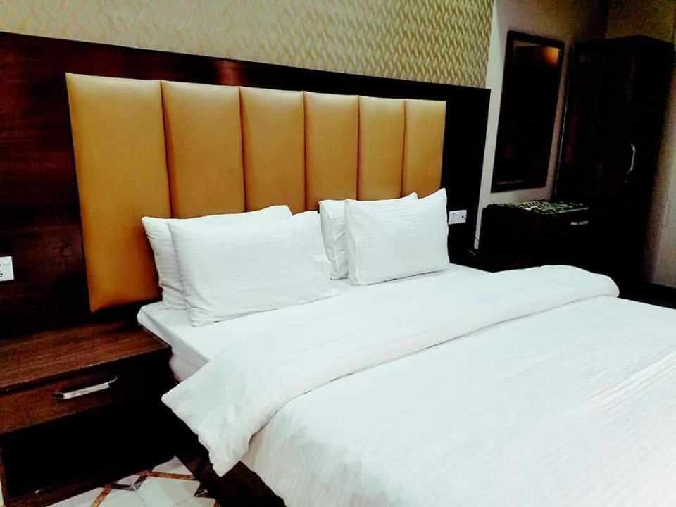 Diplomat Inn Karaçi Dış mekan fotoğraf