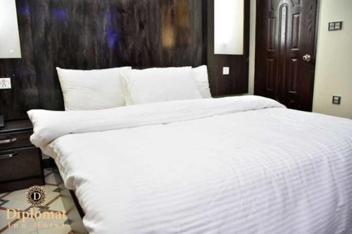 Diplomat Inn Karaçi Dış mekan fotoğraf